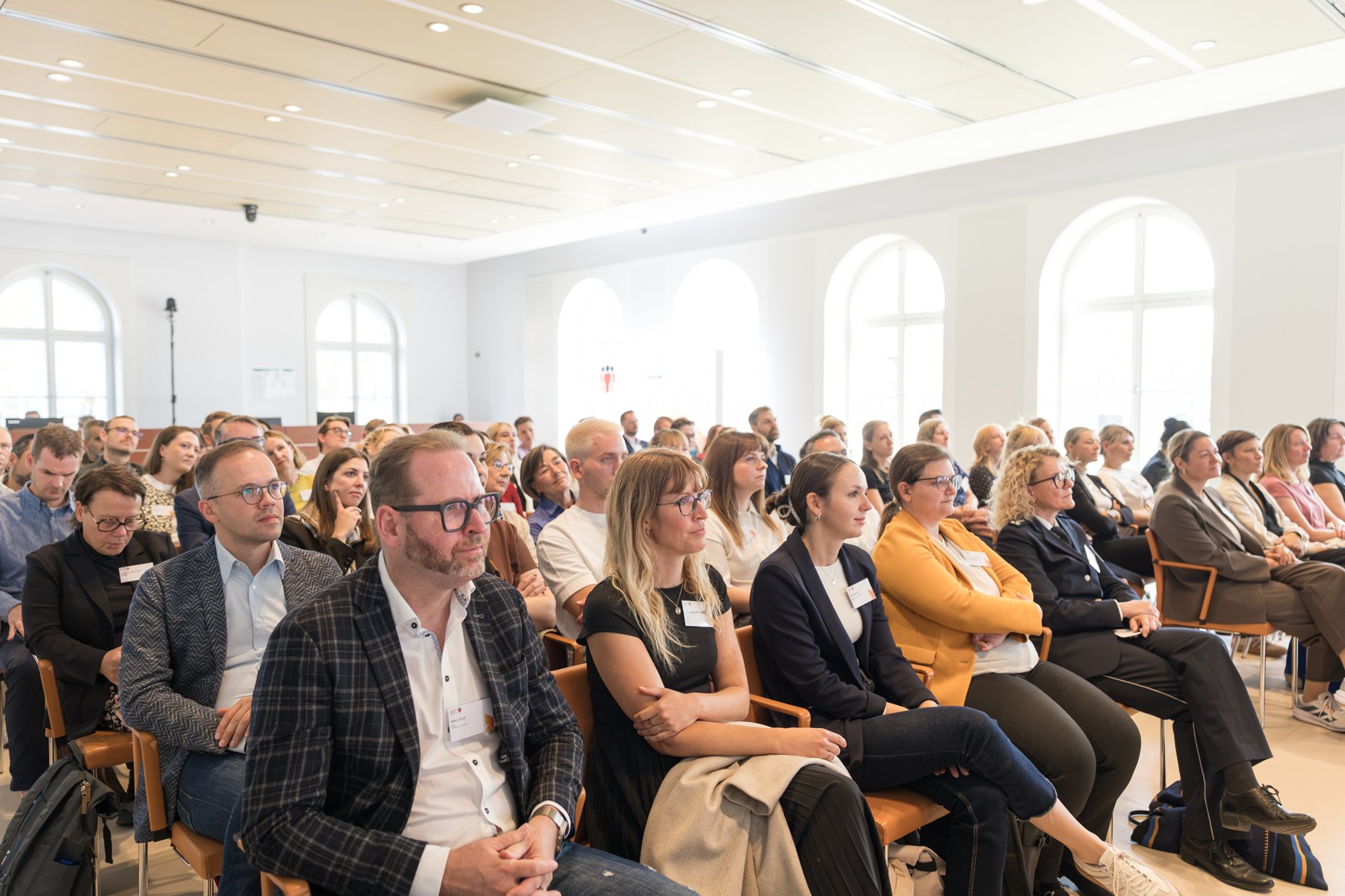 Aufmerksam zuhören und neue Perspektiven mitnehmen beim amtlich voran Forum am 01.10.2026 in Berlin